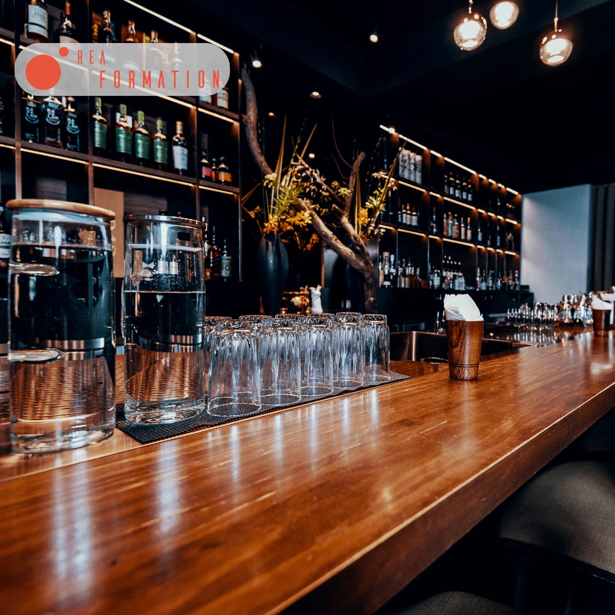 Comptoir de bar et choix de licence pour ouvrir un établissement
